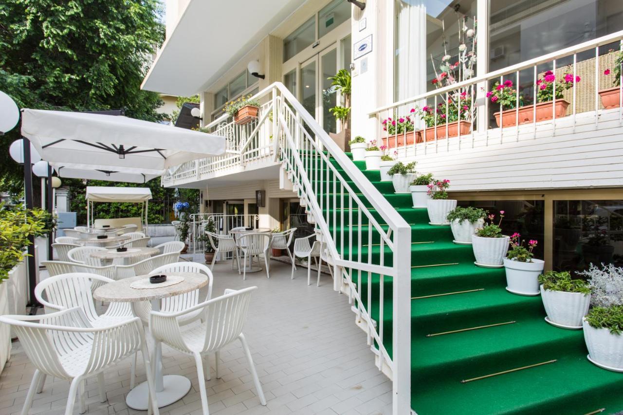 Hotel Puppi Cattolica Luaran gambar