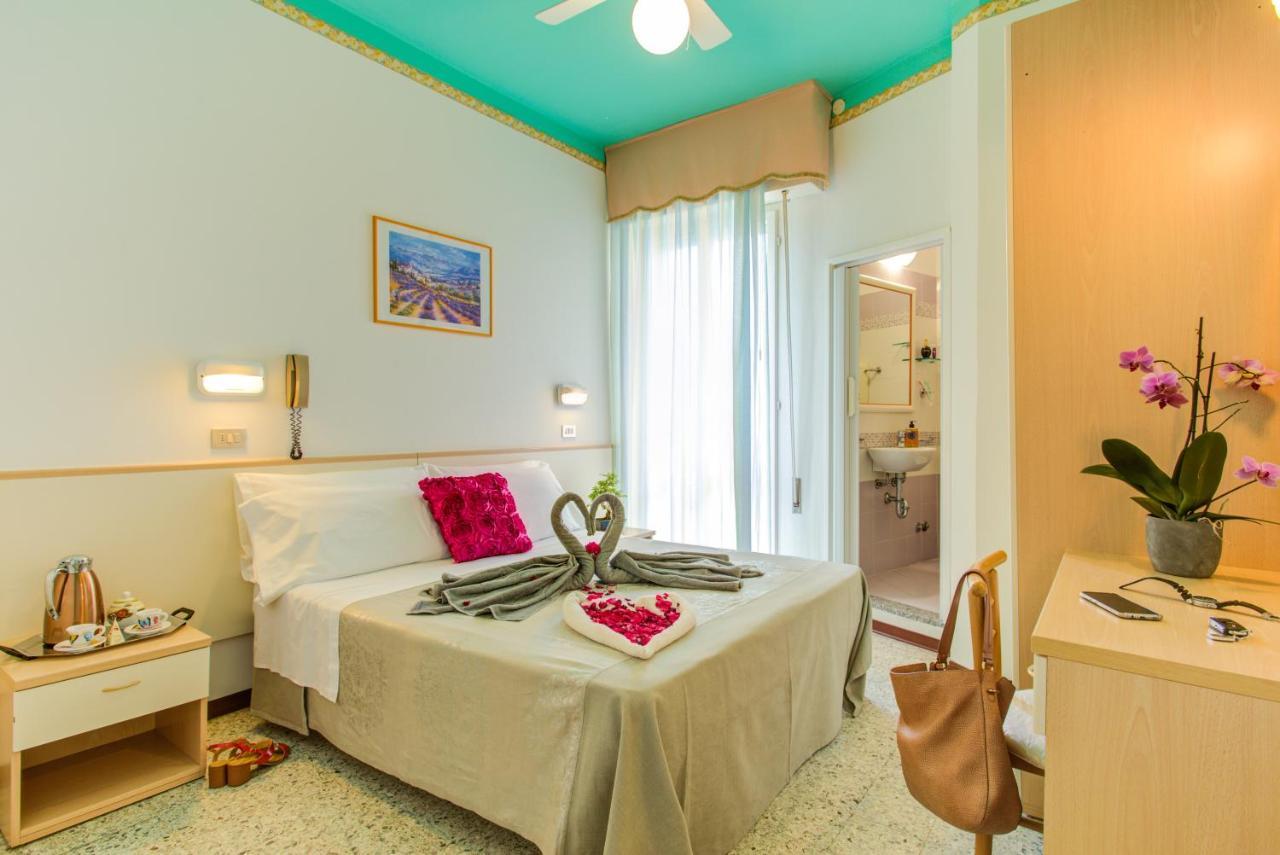 Hotel Puppi Cattolica Luaran gambar